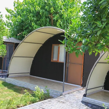 Merry & Tent Szálloda Çıralı